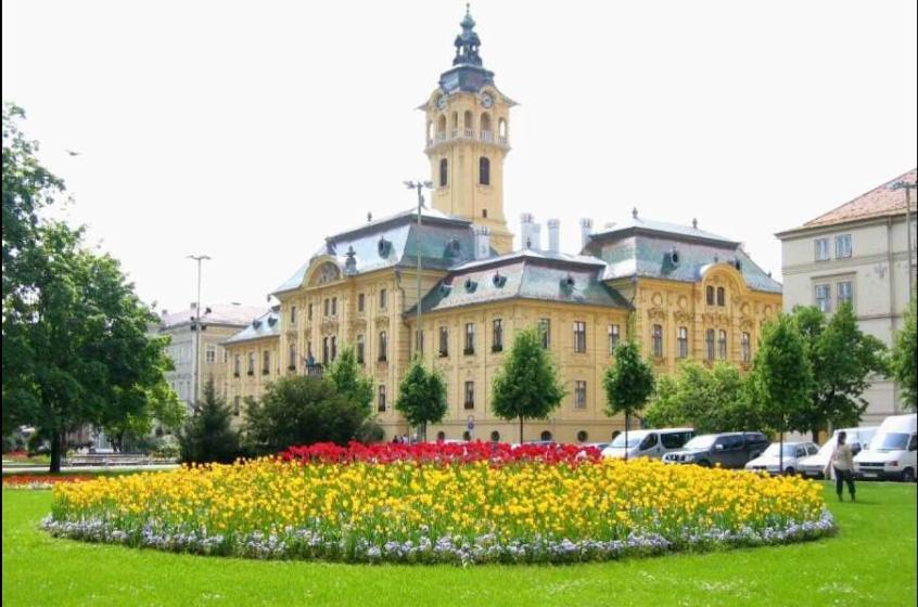 セゲドDom Square-Centrum-Free Parkingアパートメント エクステリア 写真