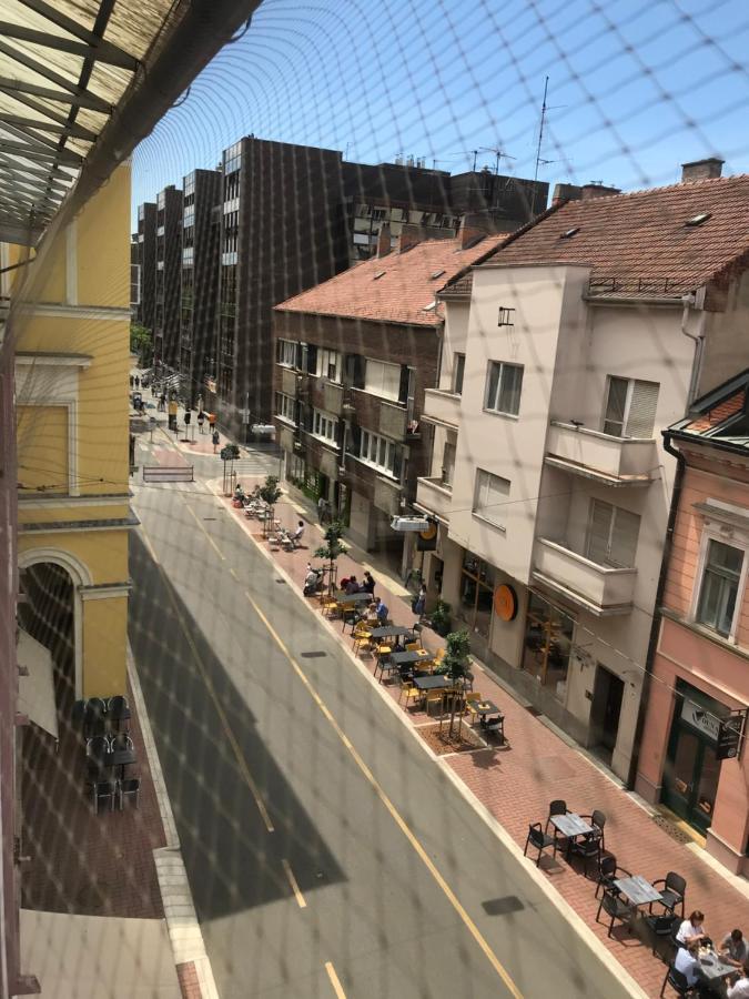 セゲドDom Square-Centrum-Free Parkingアパートメント エクステリア 写真
